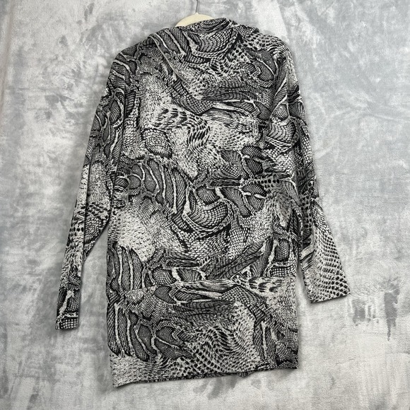 Women Sweater White House Black Market  Medium Tunic  Neck Snit Tunic  Skin Gray - Picture 9 of 12